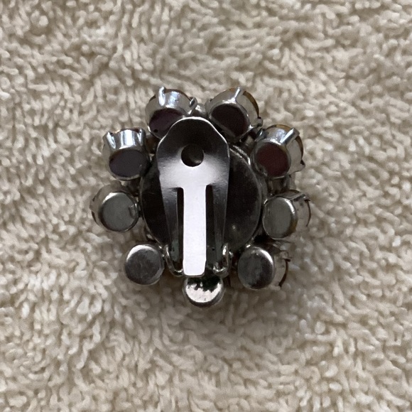 Vintage Austrian Crystal Clip-on Earring - Picture 2 of 3